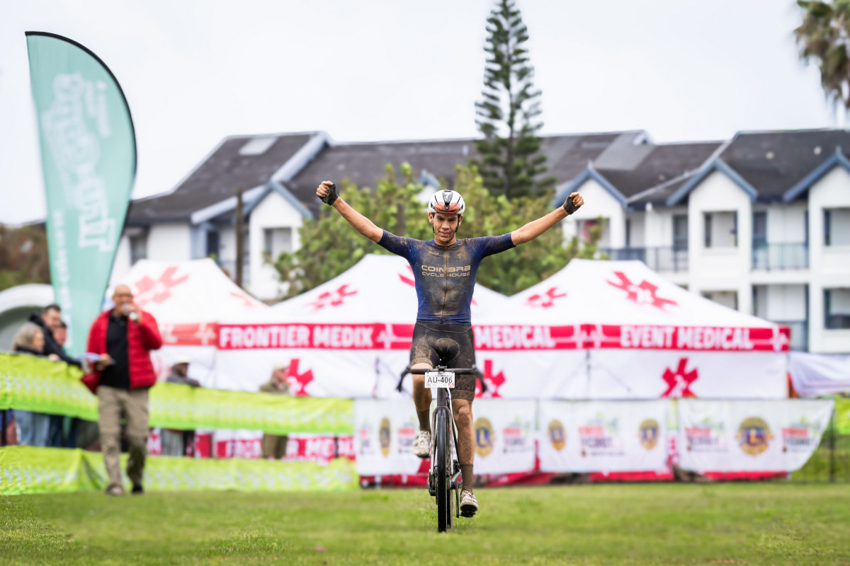 Beukes and Hopf conquer mud and cold to win 25th Lions Karoo to Coast