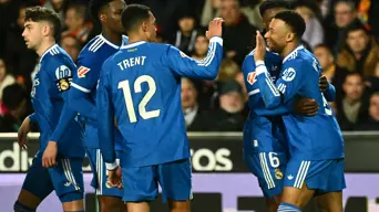 Real Madrid keep pressure on Barca with tight win at Valencia Real Madrid keep pressure on Barca with tight win at Valencia