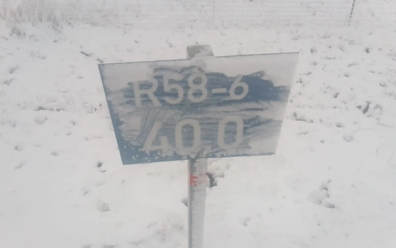 Snow falls in the Eastern Cape, 20 September 2024. Picture: Supplied/Eastern Cape Department of Transport Snow falls in the Eastern Cape, 20 September 2024. Picture: Supplied/Eastern Cape Department of Transport