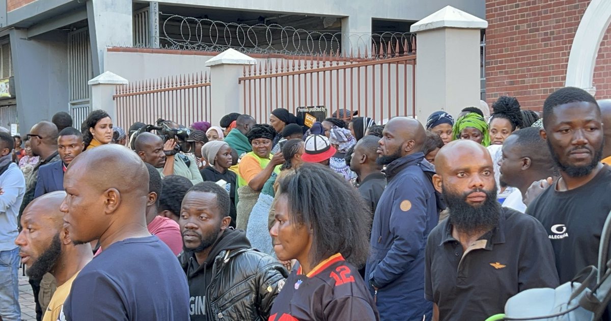 Chaotic scenes as police relocate 1,000 foreign nationals from Durban ...