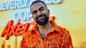 Meet Vafa Naraghi: the multilingual engineer-turned-comedian who’s taking Mzansi by storm Meet Vafa Naraghi: the multilingual engineer-turned-comedian who’s taking Mzansi by storm