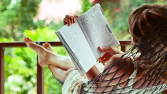 Discovery Bank CEO Hylton Kallner's shares his holiday reading list Discovery Bank CEO Hylton Kallner's shares his holiday reading list