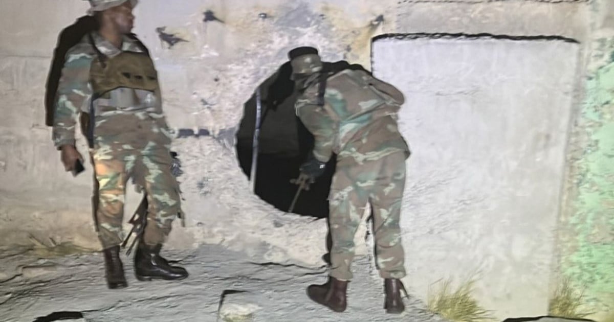 SANDF member shoots and kills 2 colleagues before turning gun on himself