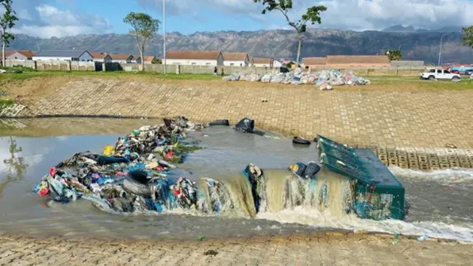 Garbage Interceptor Cape Town’s new pollution solution: introducing waste interceptors