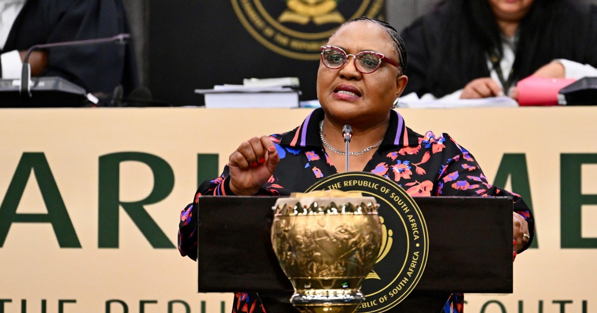 Political parties concerned if Parliament will meet its building completion deadline