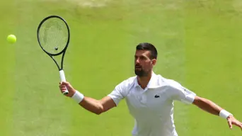 Djokovic gets free pass to Wimbledon semi-finals as Rybakina cruises Djokovic gets free pass to Wimbledon semi-finals as Rybakina cruises
