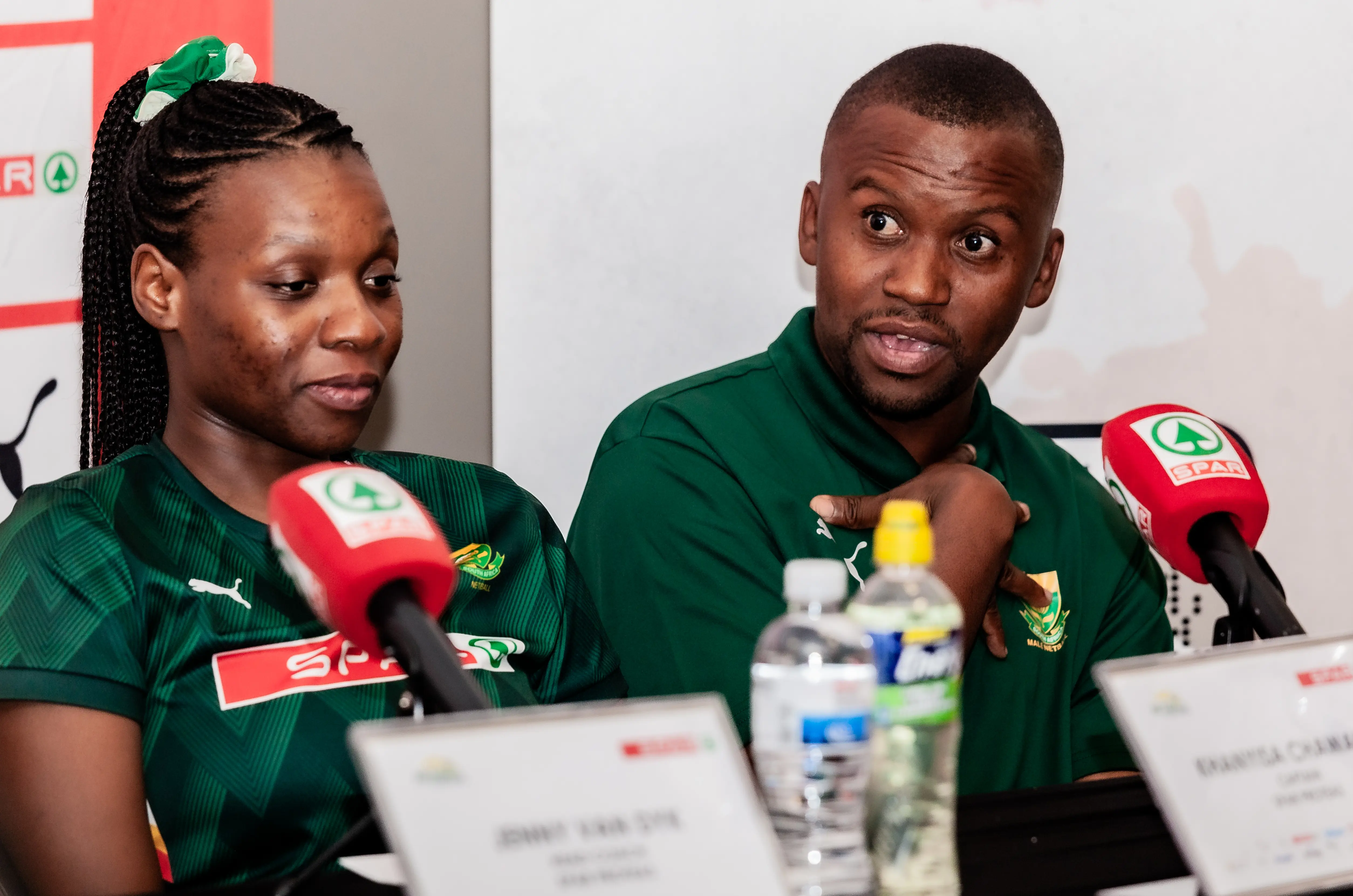 SPAR Proteas captain Khanyisa Chawane and South Africa Men’s National Netball team Shiko Mokaila. Picture: Netball SA. SPAR Proteas captain Khanyisa Chawane and South Africa Men’s National Netball team Shiko Mokaila. Picture: Netball SA.