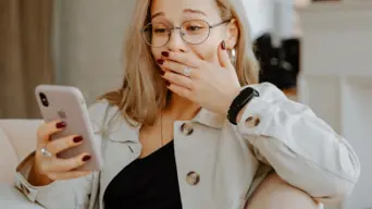 What's phubbing? Chances are you're guilty of this one... What's phubbing? Chances are you're guilty of this one...