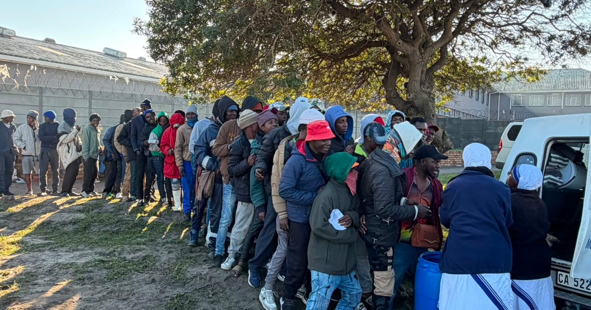 Epping | After days in the cold, hope returns as repatriation buses begin ...