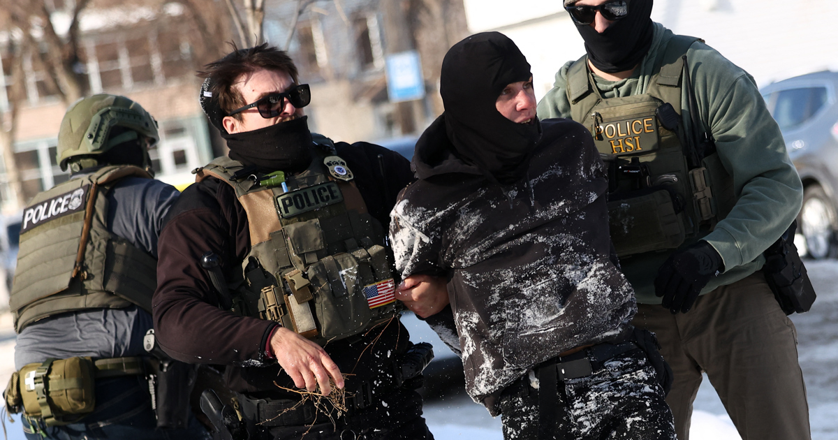 US removing 700 immigration officers from Minnesota