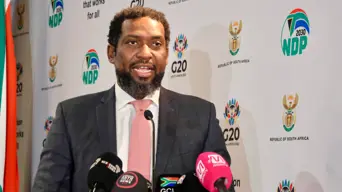 Meeting scheduled to take place between Manamela & NSFAS chair Stander Meeting scheduled to take place between Manamela & NSFAS chair Stander