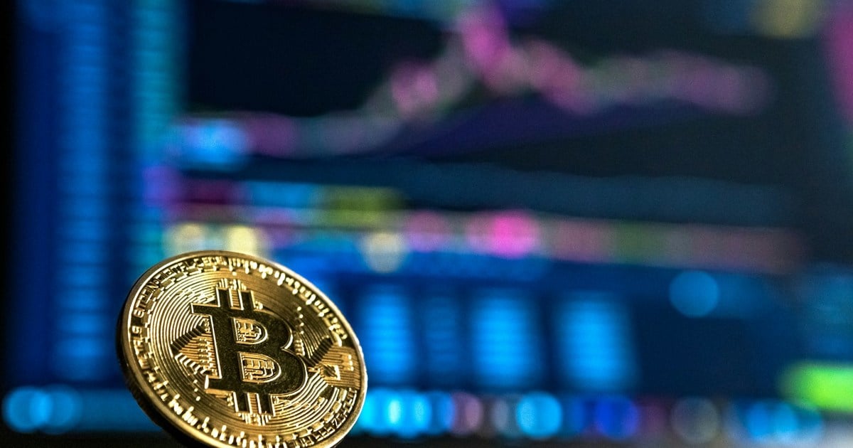 Bitcoin falls amid geopolitical jitters