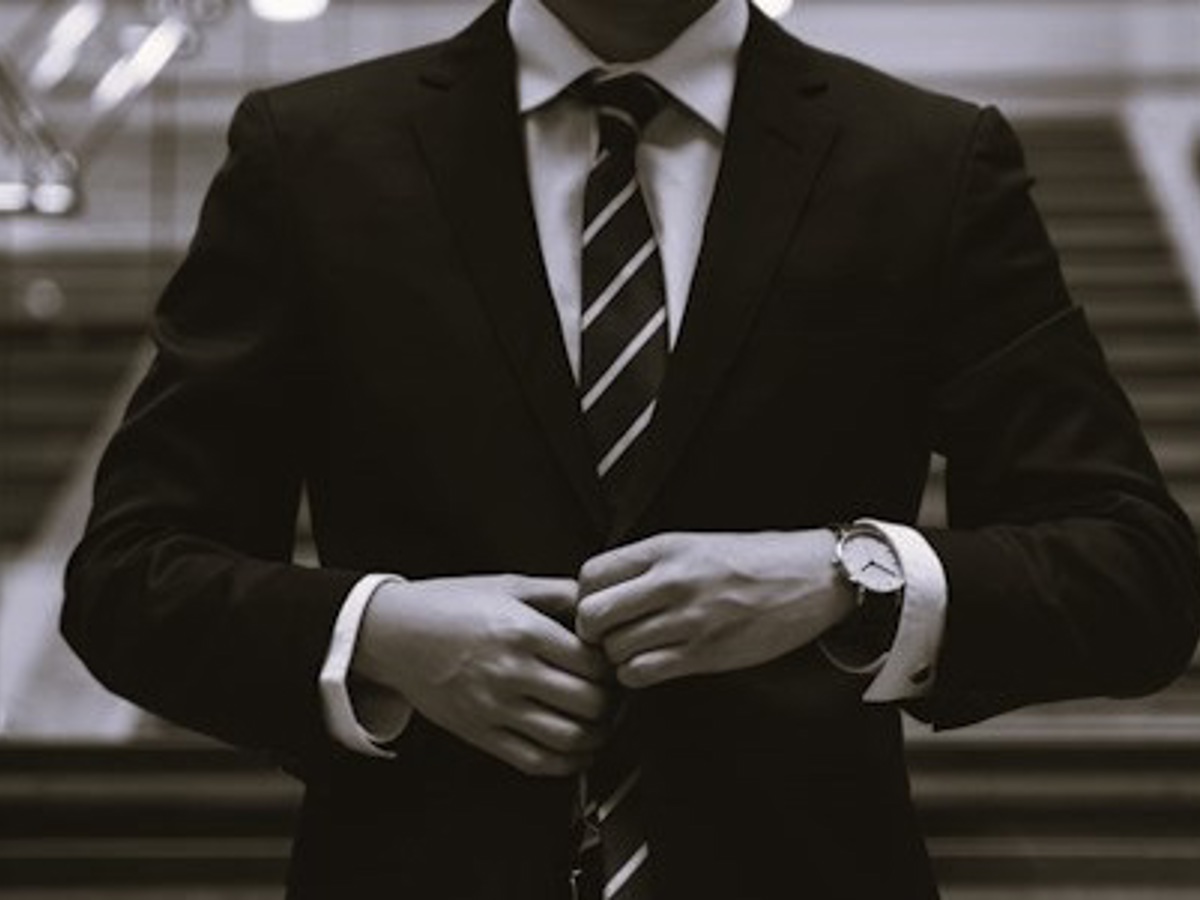 Another qualifications scandal: Investment exec 'admits' faking degrees and work record - Vimarsana News