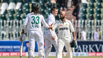 Proteas beat Pakistan by eight wickets to draw series Proteas beat Pakistan by eight wickets to draw series