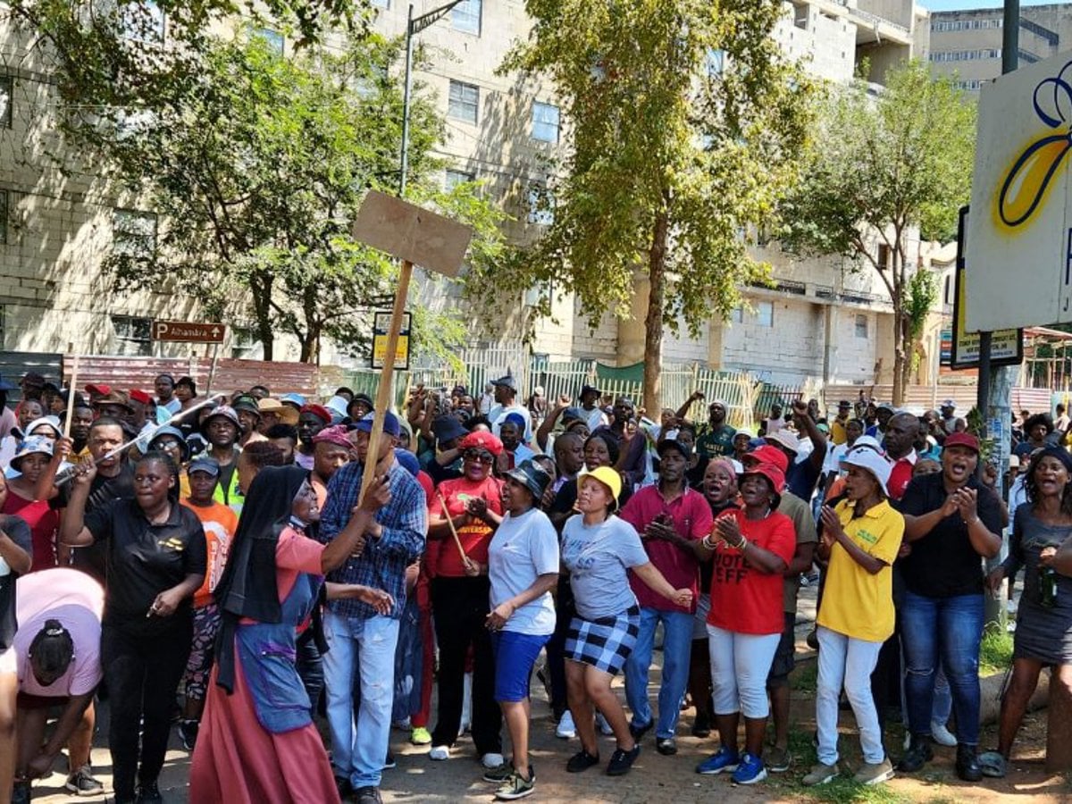 Three weeks to complete cable repairs, promises City Power after inner city residents take to the streets - Vimarsana News
