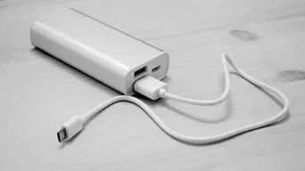 Emirates prohibits in-flight power bank use from 1 October 2025 Emirates prohibits in-flight power bank use from 1 October 2025