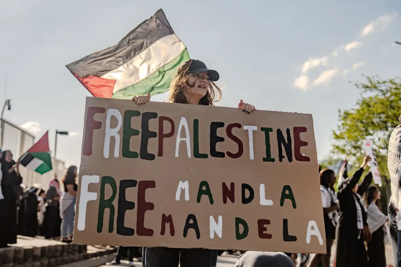 Pro-Palestine demonstrators gather in Sandton Johannesburg 03 October 2025. Picture: Sphamandla Dlamini/EWN Pro-Palestine demonstrators gather in Sandton Johannesburg 03 October 2025. Picture: Sphamandla Dlamini/EWN