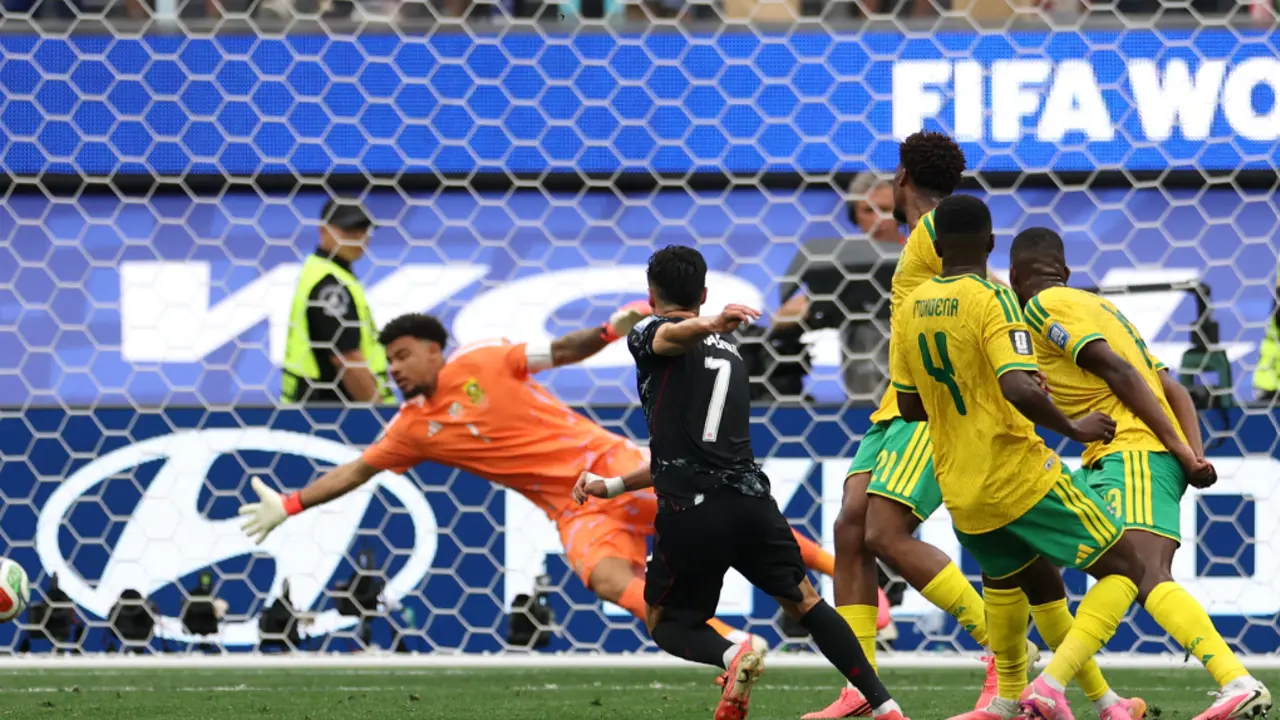 Canada Defeats South Africa to Reach the World Cup Last 16 in Historic Victory