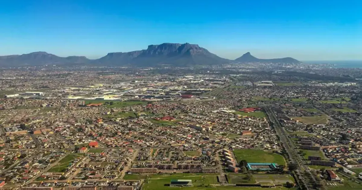 ‘A wall will not resolve crime': civil society group challenges CoCT's R114m safety wall
