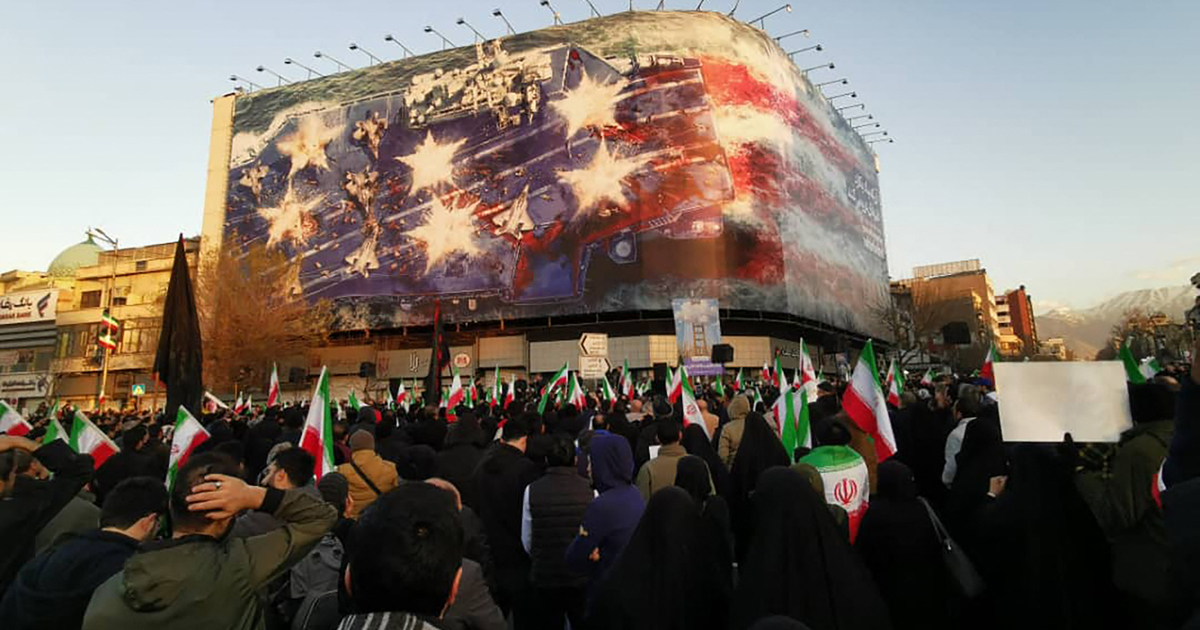 Hundreds try to storm US consulate in Pakistan's Karachi