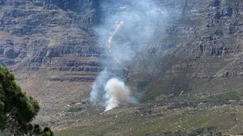 Firefighters contain Platteklip Gorge hiking trail fire Firefighters contain Platteklip Gorge hiking trail fire