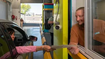 City opens first cashless vehicle licensing renewal ‘drive-through’ in Brackenfell City opens first cashless vehicle licensing renewal ‘drive-through’ in Brackenfell