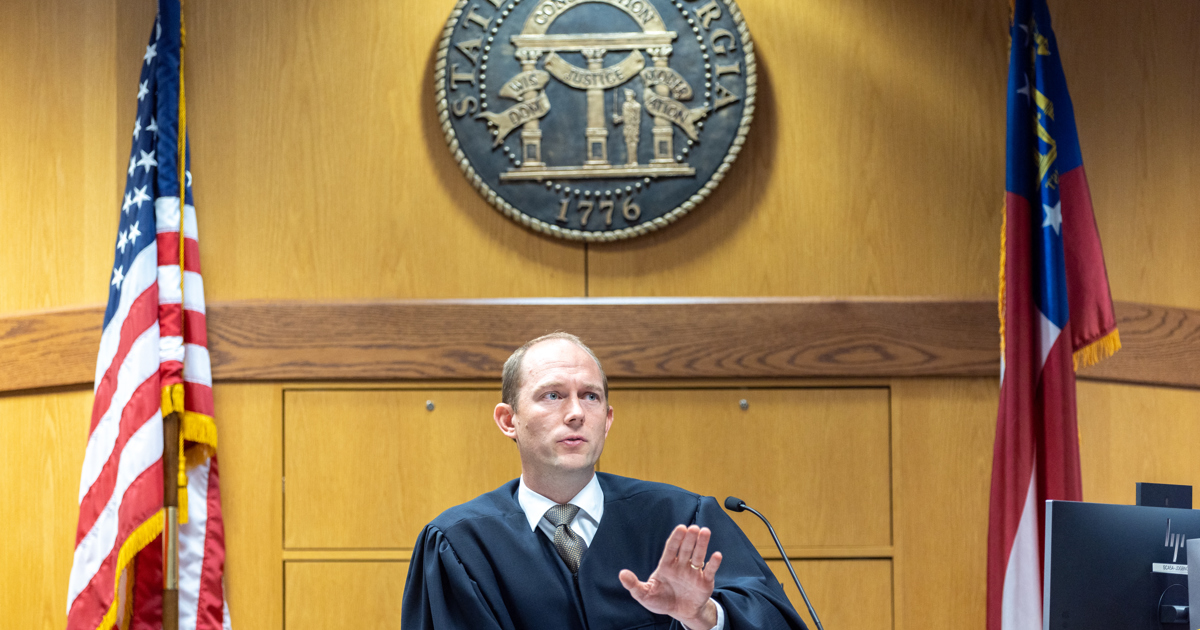 US judge dismisses Trump election interference case