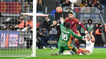 AC Milan prolong France 'keeper Maignan deal by five years AC Milan prolong France 'keeper Maignan deal by five years