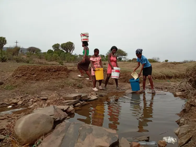 Learners fetch water from the river, which they say is dirty. Picture: Bongane Motaung/GroundUp Learners fetch water from the river, which they say is dirty. Picture: Bongane Motaung/GroundUp