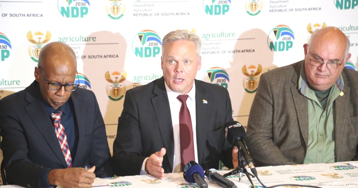 Aucamp strikes deal with agri players on FMD vaccination programme