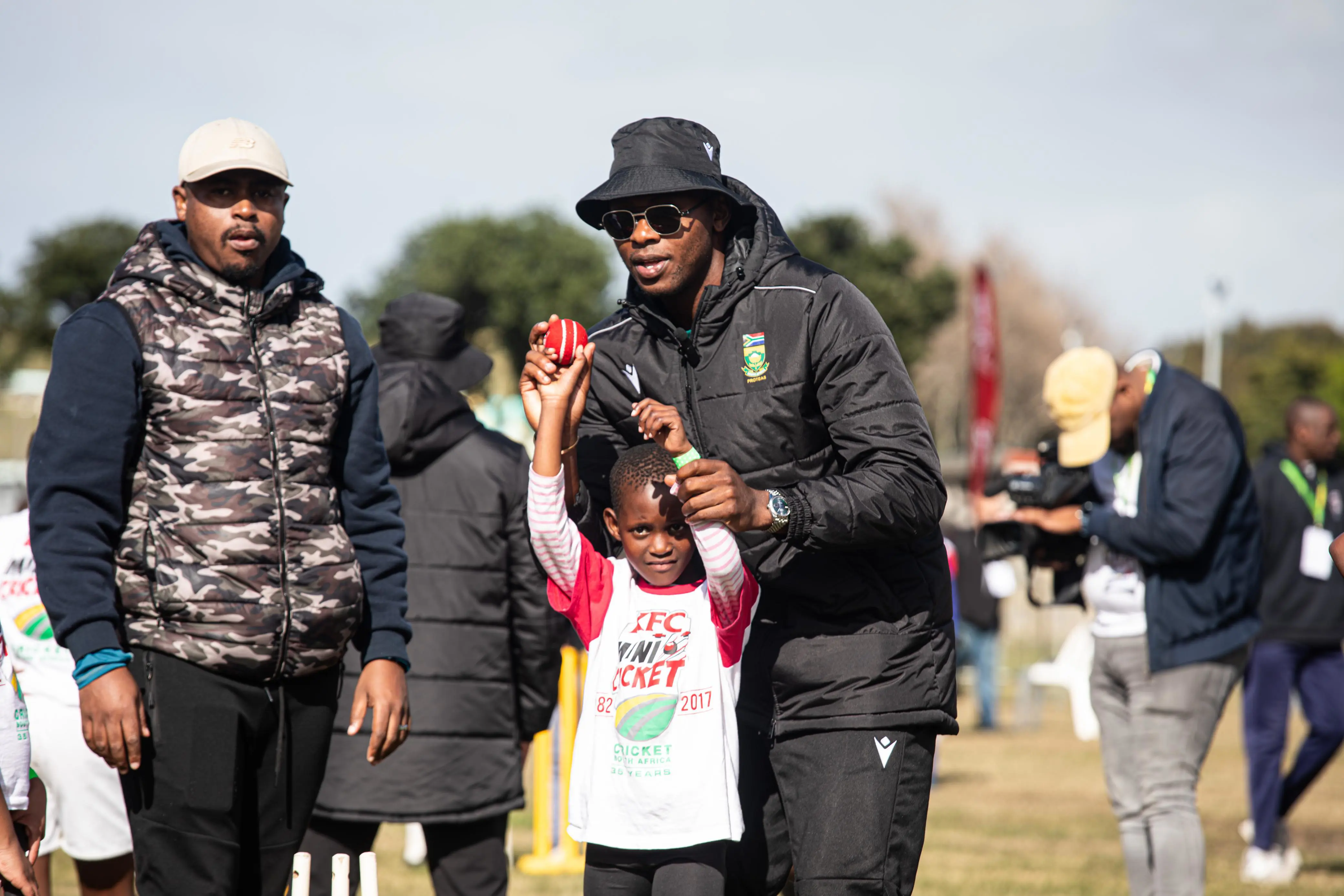 Proteas fast bowler Kagiso Rabada gives bowling tips to some mini cricket players at the Langa Sports Ground in Langa, Cape Town on 25 July 2025. Picture: Kayleen Morgan/EWN Proteas fast bowler Kagiso Rabada gives bowling tips to some mini cricket players at the Langa Sports Ground in Langa, Cape Town on 25 July 2025. Picture: Kayleen Morgan/EWN