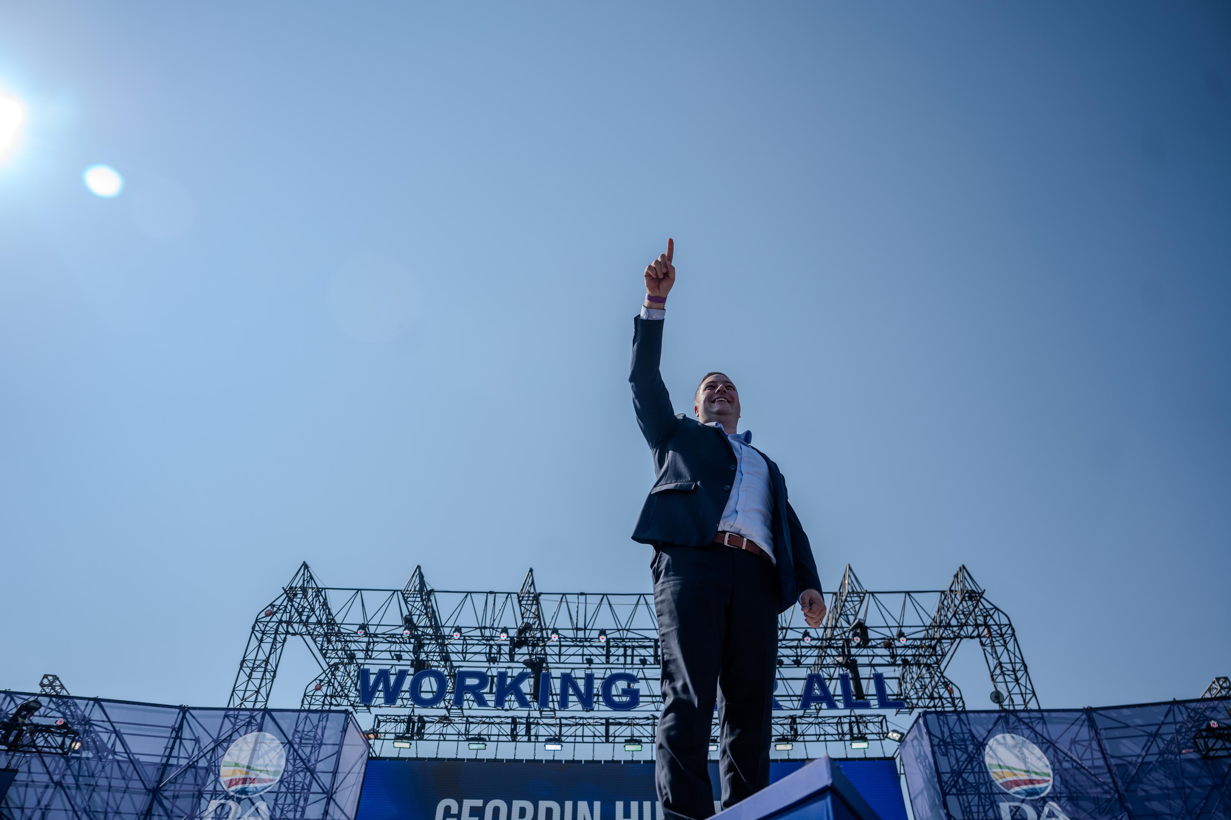 DA launches election manifesto in Joburg with promises to end corruption