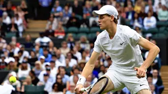 Alcaraz, Sinner launch French Open bids as Swiatek seeks lift Alcaraz, Sinner launch French Open bids as Swiatek seeks lift