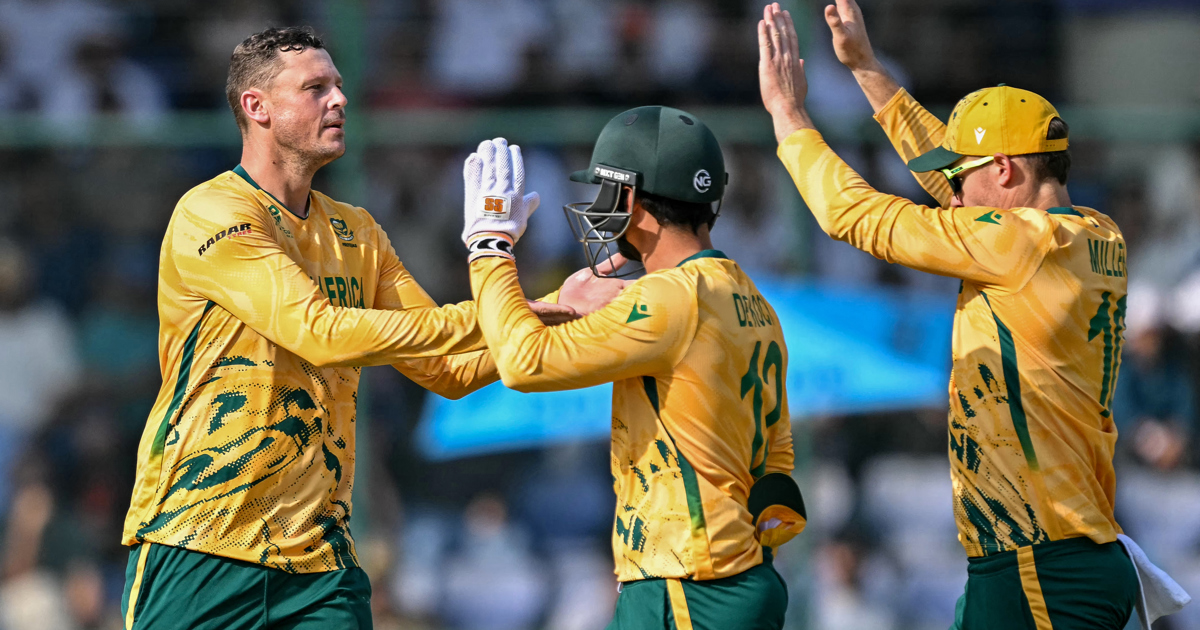 South Africa 'embrace pressure' and favourites tag, says coach