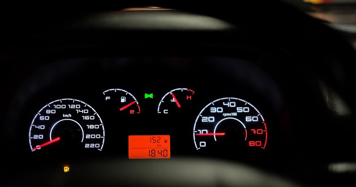 Motoring expert explains warning signs drivers should never ignore