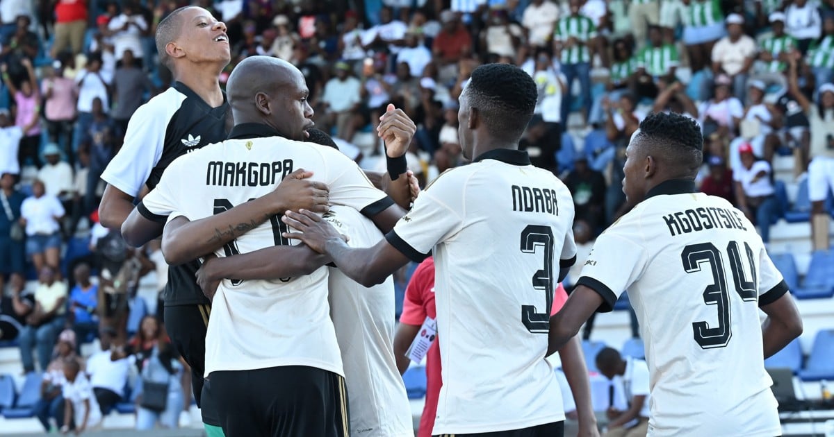 Photo: EWN Orlando pirates players