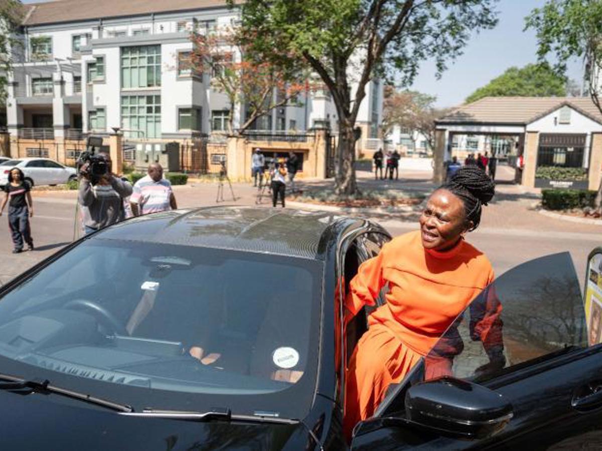 Tussle over whether ex-PP Mkhwebane due an end-of-service gratuity unresolved - Vimarsana News