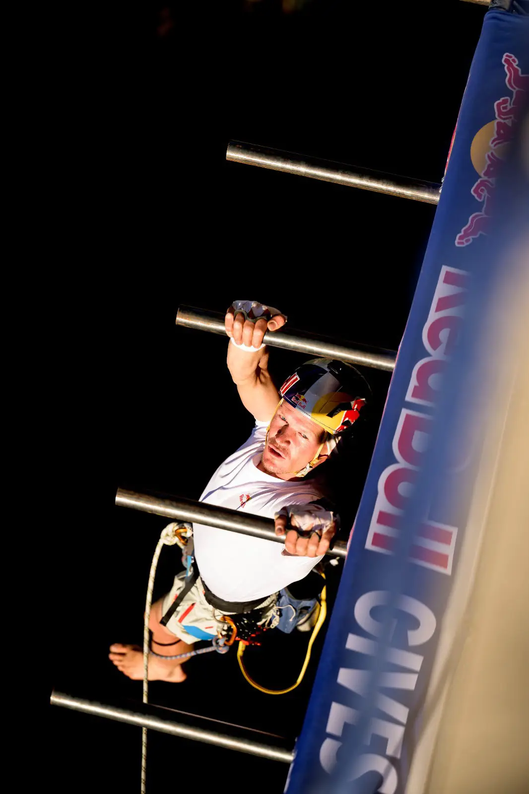 Incline Pool Hanging over the edge: Thomas van Tonder takes on Africa's highest bridge