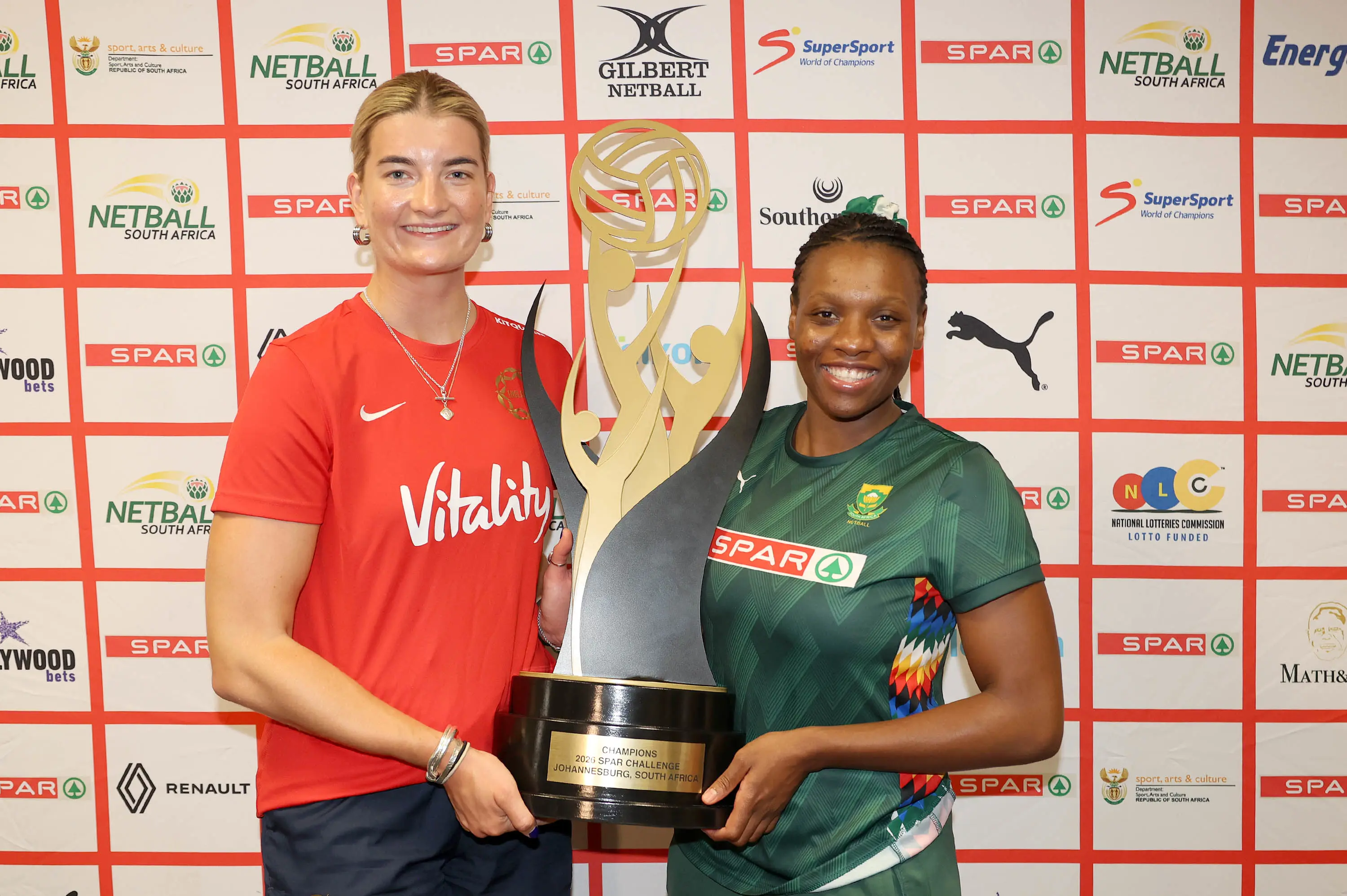 The rivalry between the SPAR Proteas and England’s Vitality Roses will be reignited when the SPAR Challenge netball series gets underway at the Ellis Park Arena in the City of Johannesburg on Thursday. Picture: Netball SA. The rivalry between the SPAR Proteas and England’s Vitality Roses will be reignited when the SPAR Challenge netball series gets underway at the Ellis Park Arena in the City of Johannesburg on Thursday. Picture: Netball SA.