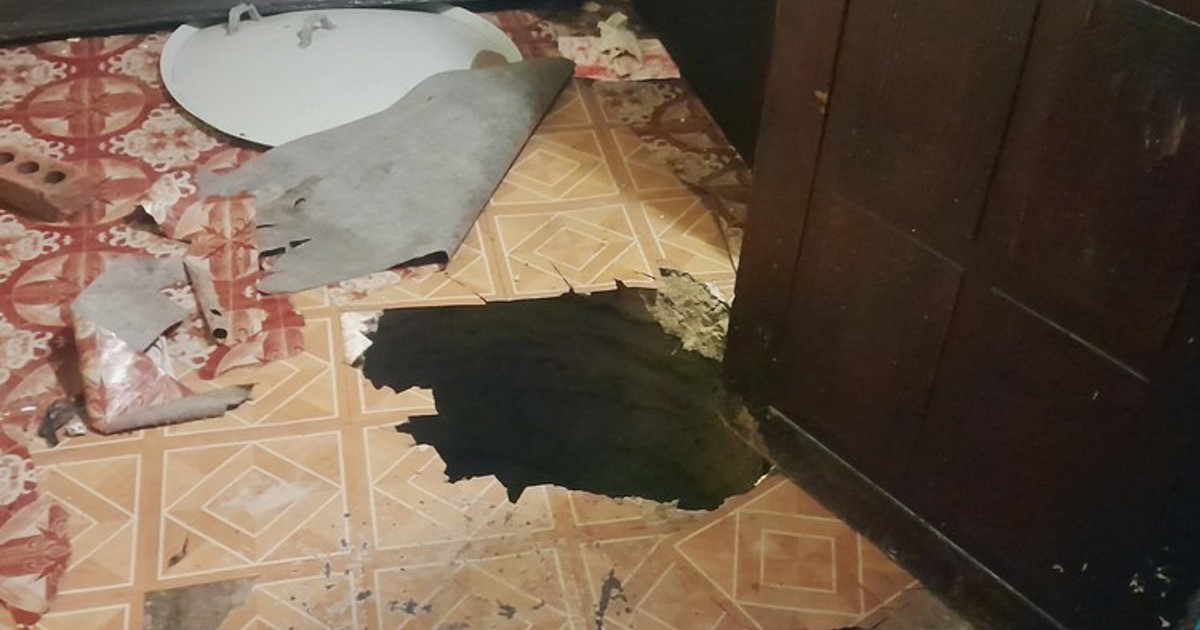 Cape Town struggles to relocate Khayelitsha families living on sinkholes