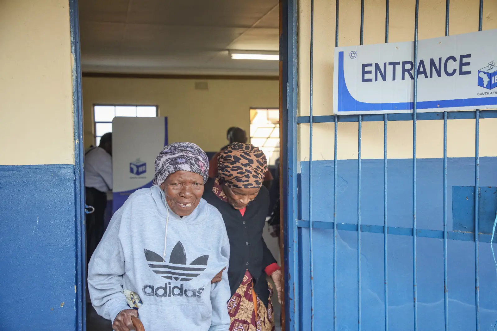 Elderly voters emerge after casting their ballots at Ntolwane Primary School in Nkandla, KwaZulu-Natal on 29 May 2024. Picture: Sphamandla Dlamini/Eyewitness News Elderly voters emerge after casting their ballots at Ntolwane Primary School in Nkandla, KwaZulu-Natal on 29 May 2024. Picture: Sphamandla Dlamini/Eyewitness News