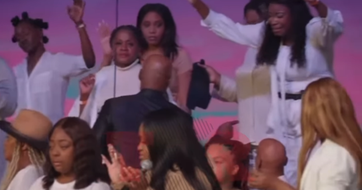 WATCH: Pastor goes viral for hushing congregant during praise and worship