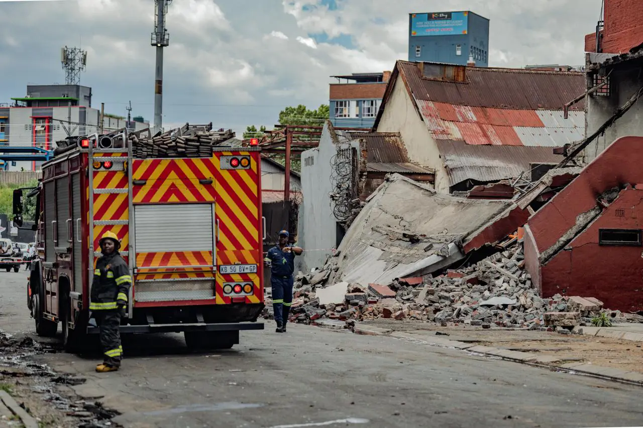 Four injured in Doornfontein wall collapse; emergency teams scour rubble