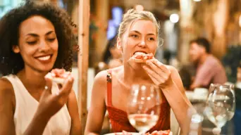 Thrift, bike racing, vegan market... where to support local this weekend Thrift, bike racing, vegan market... where to support local this weekend